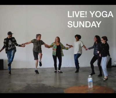 Verb Frau goes outside