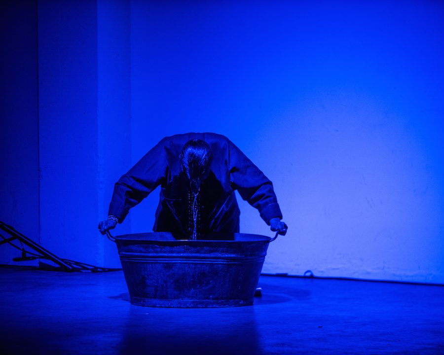 Louise Liliefeldt performance. Photo by Saman Shariati.
